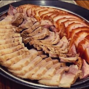 No(6) 보쌈 [br] Steamed pork shoulder & belly (Bossam)